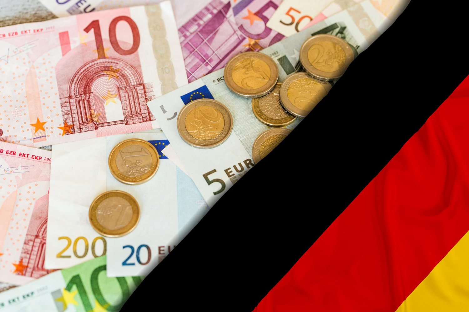 Pieniądze i niemiecka flaga